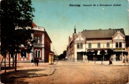 Karczag. Kossuth tér a Gimnázium utcával.