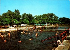 BEREKFÜRDŐ. Strand