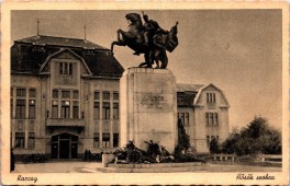 Karcag Hősök szobra