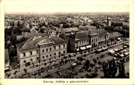 Karcag. Látkép a piacrészlettel.