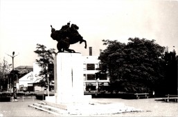 Karcag I. Világháborús-emlékmű