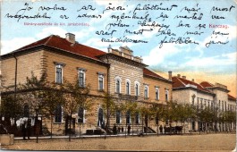 Bárány-szálloda és kir. járásbiróság. Karczag.