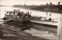 Tiszabura. Tiszarészlet a hajóállomással.