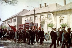 1966 - felvonulás - 01