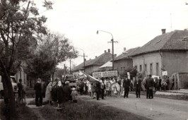 1968 - felvonulás - 02