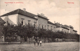 Nagyvendéglő és járásbiróság. Karczag.