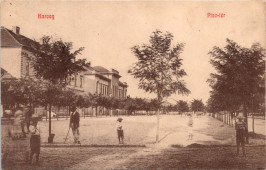 Karcag  Piac-tér