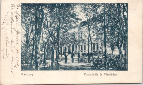 Karczag Kossuth-tér és városháza.