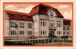 Karczag. Városháza.