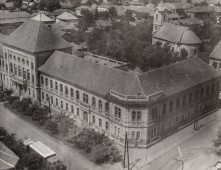 A gimnázium