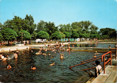 BEREKFÜRDŐ. Strand