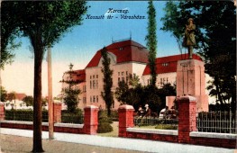 Karczag. Kossuth tér - Városháza.