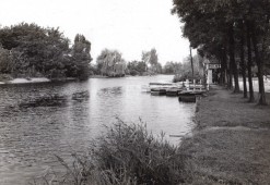 Kölcsönző