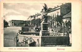 Főtér az artézi-kúttal. Karczag.