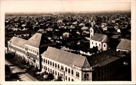 KARCAG Látkép a gimnáziummal