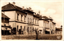 KARCAG Bárány szálloda és Járásbiróság.
