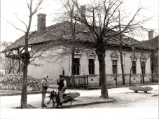 Lebontásra várva
