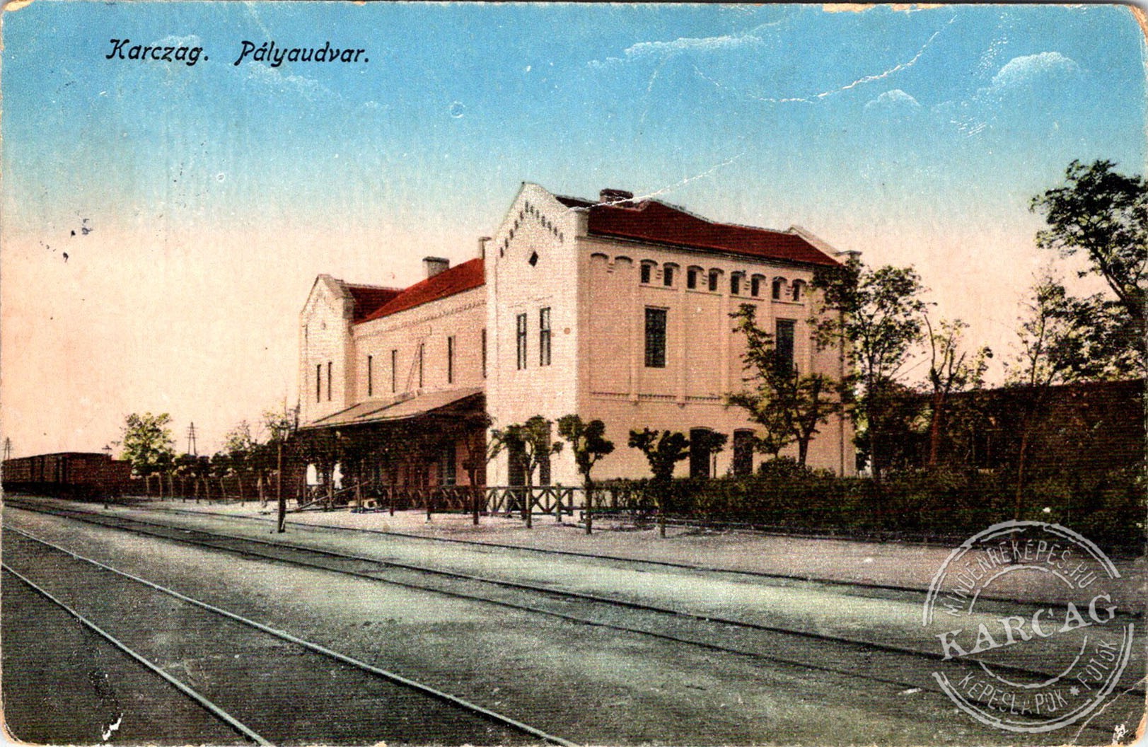 Karczag. Pályaudvar.
