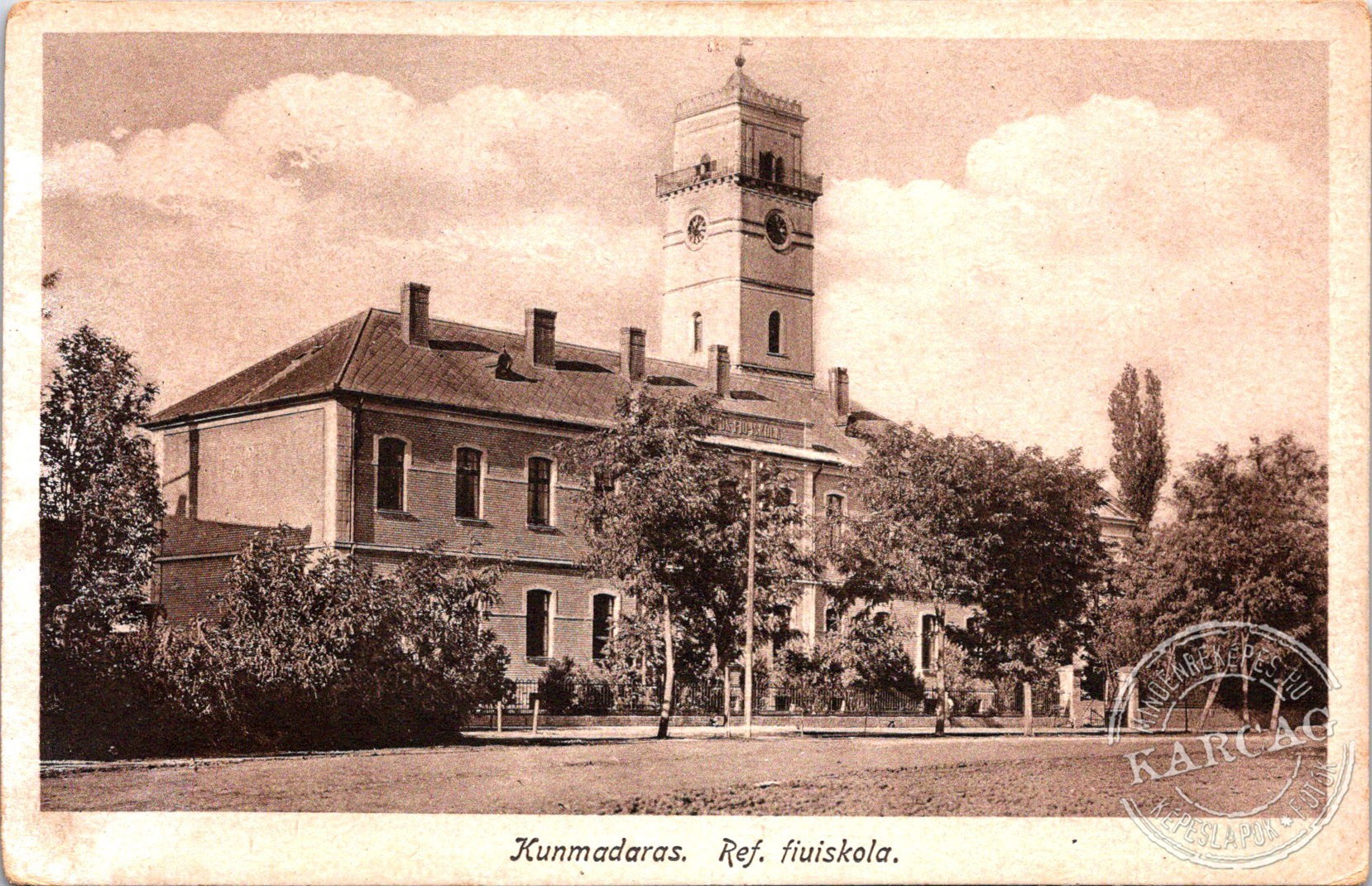Kunmadaras. Ref. fiuiskola.