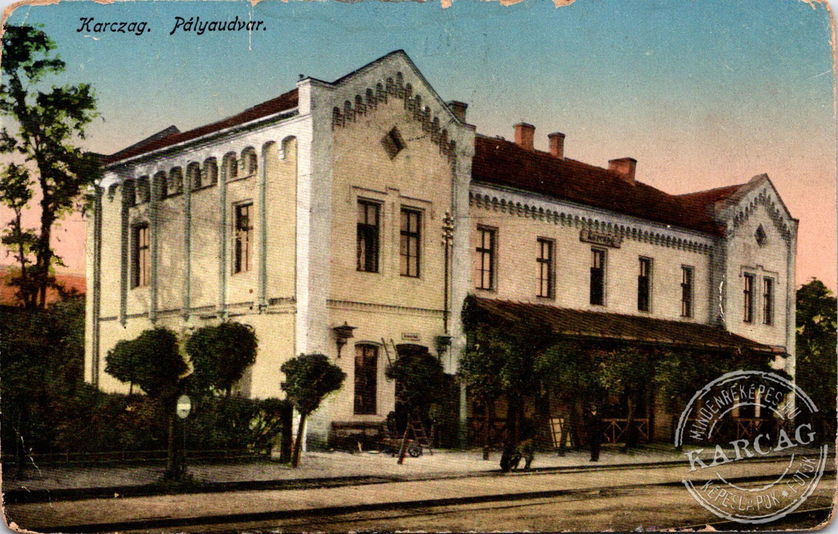 Karczag. Pályaudvar.