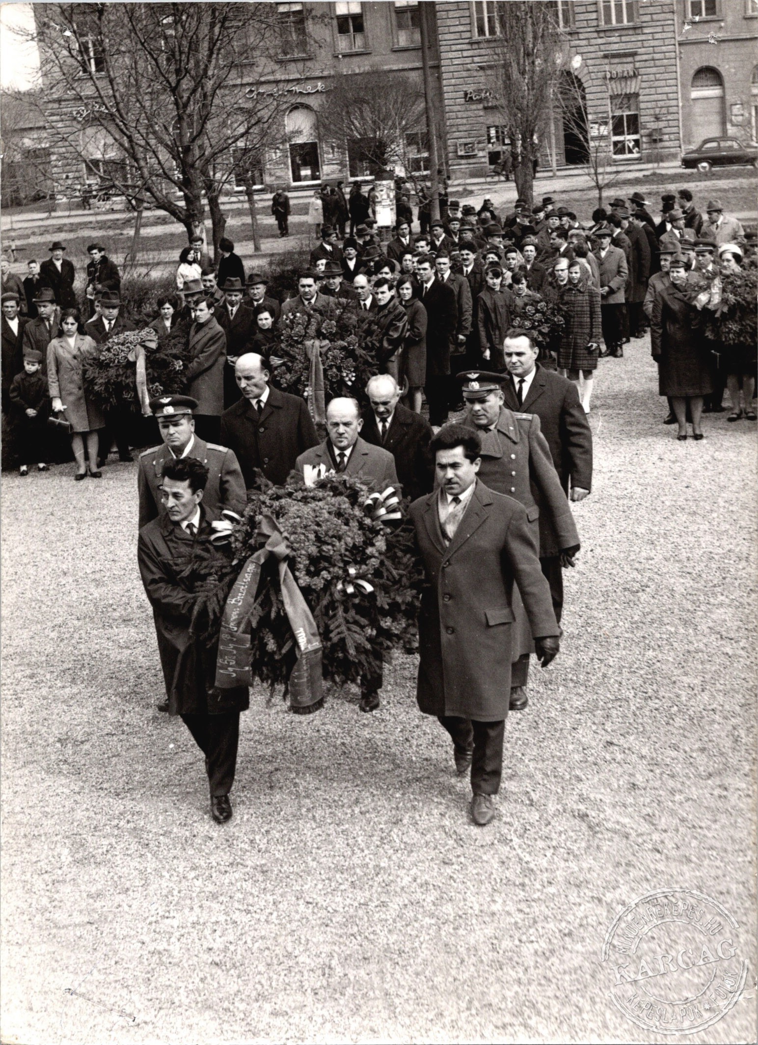Koszorúzás