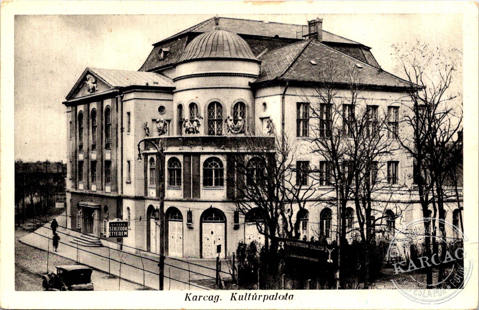 Karcag. Kultúrpalota.