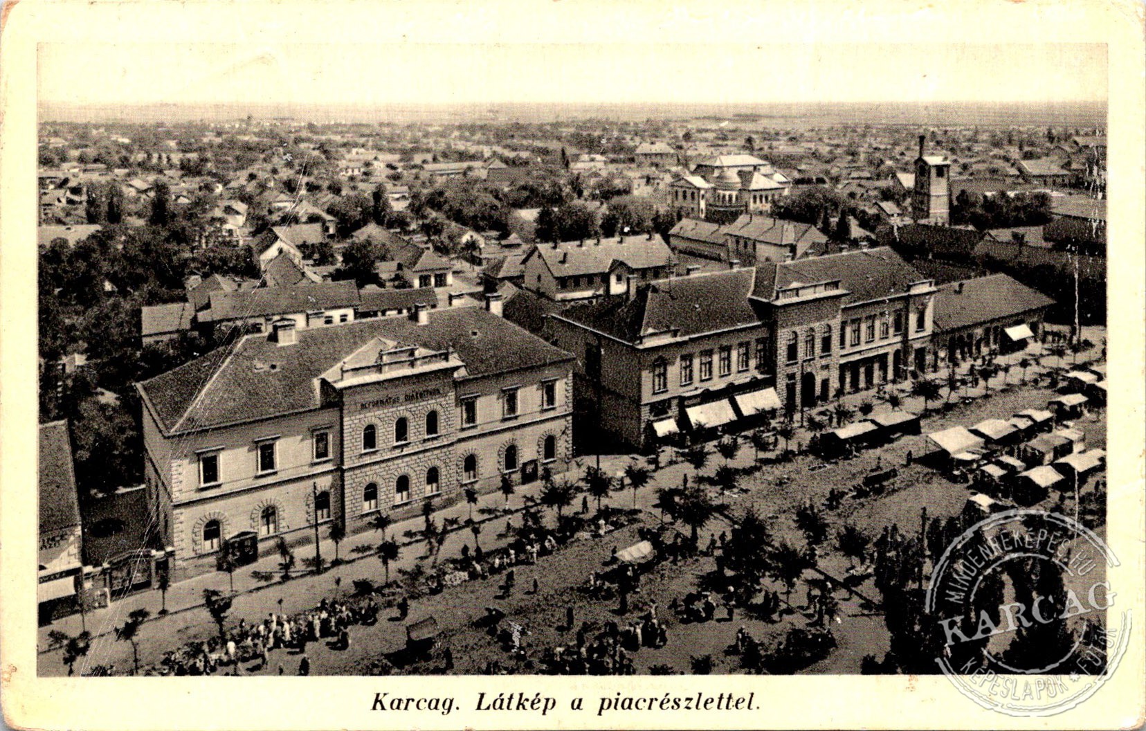 Karcag. Látkép a piacrészlettel.