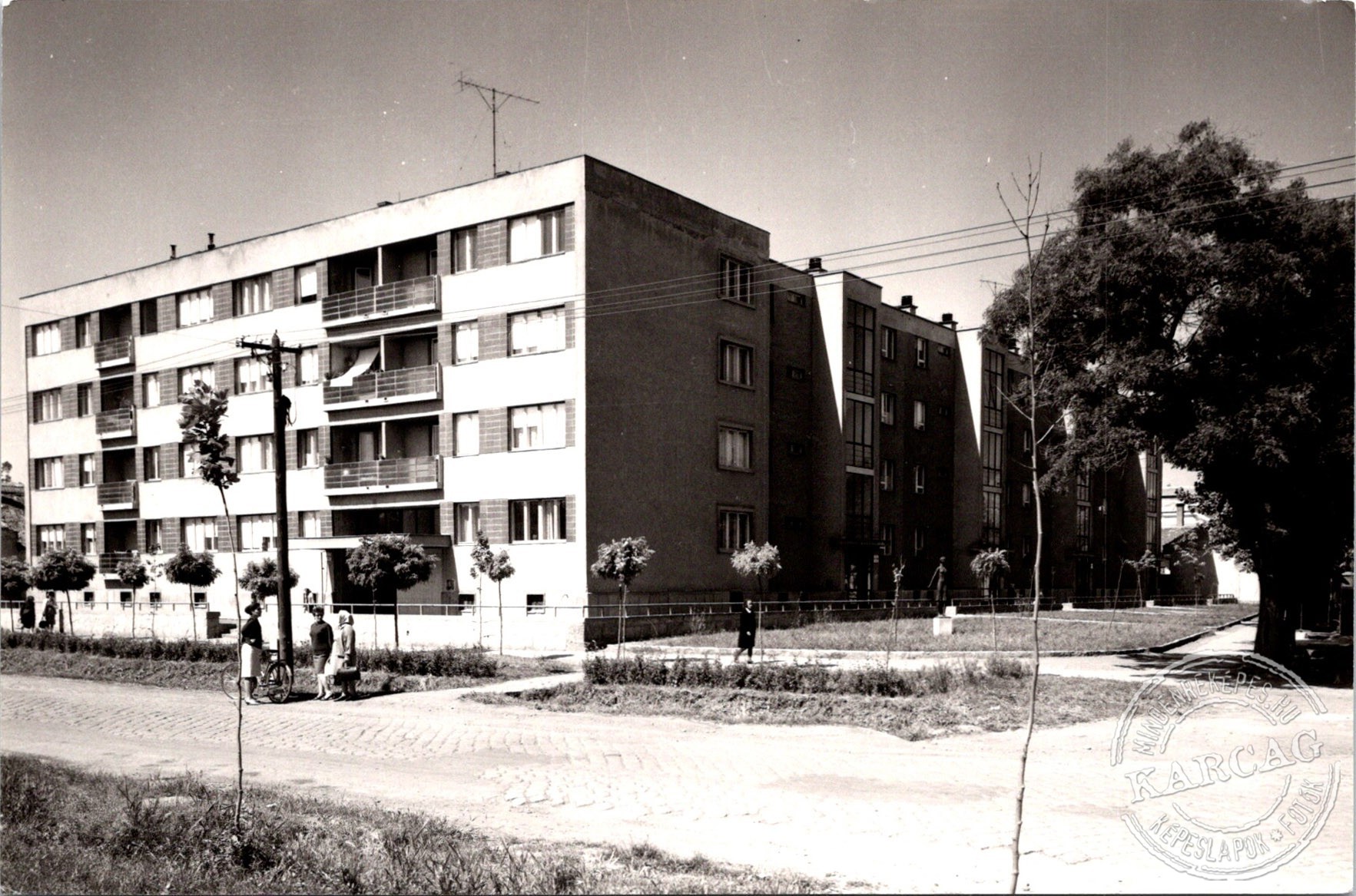 Karcag Vöröshadsereg útja. Lakóházak