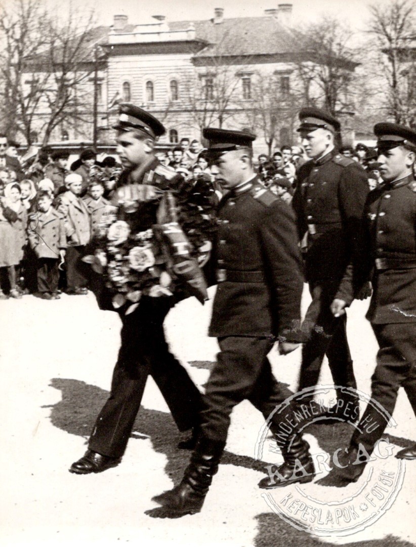 Koszorúzás