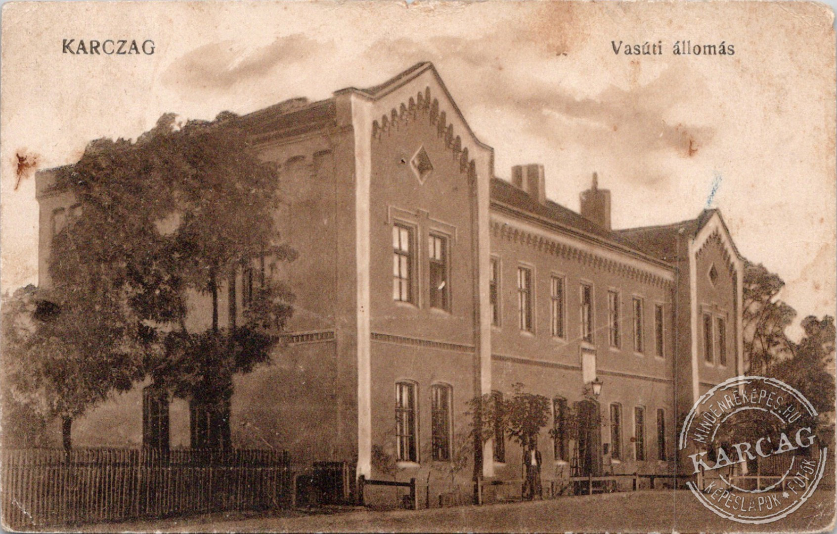 Karczag - Vasúti állomás