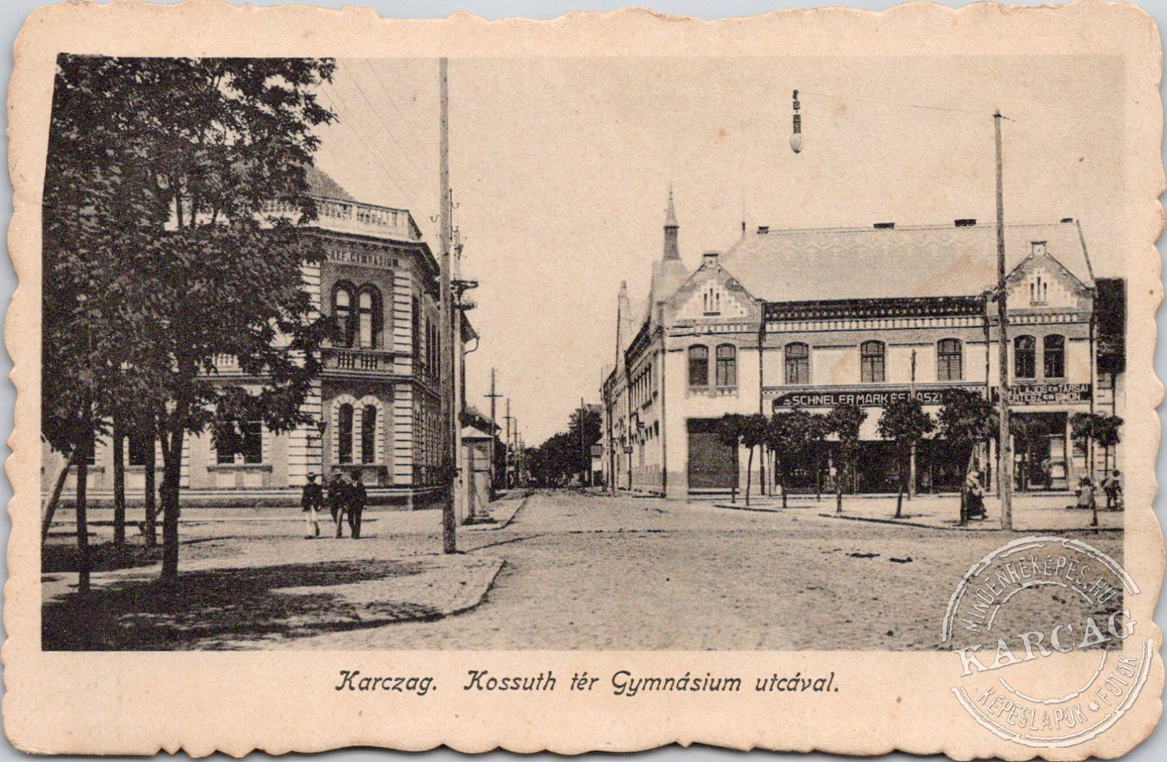 Karczag. Kossuth tér Gymnásium utcával.
