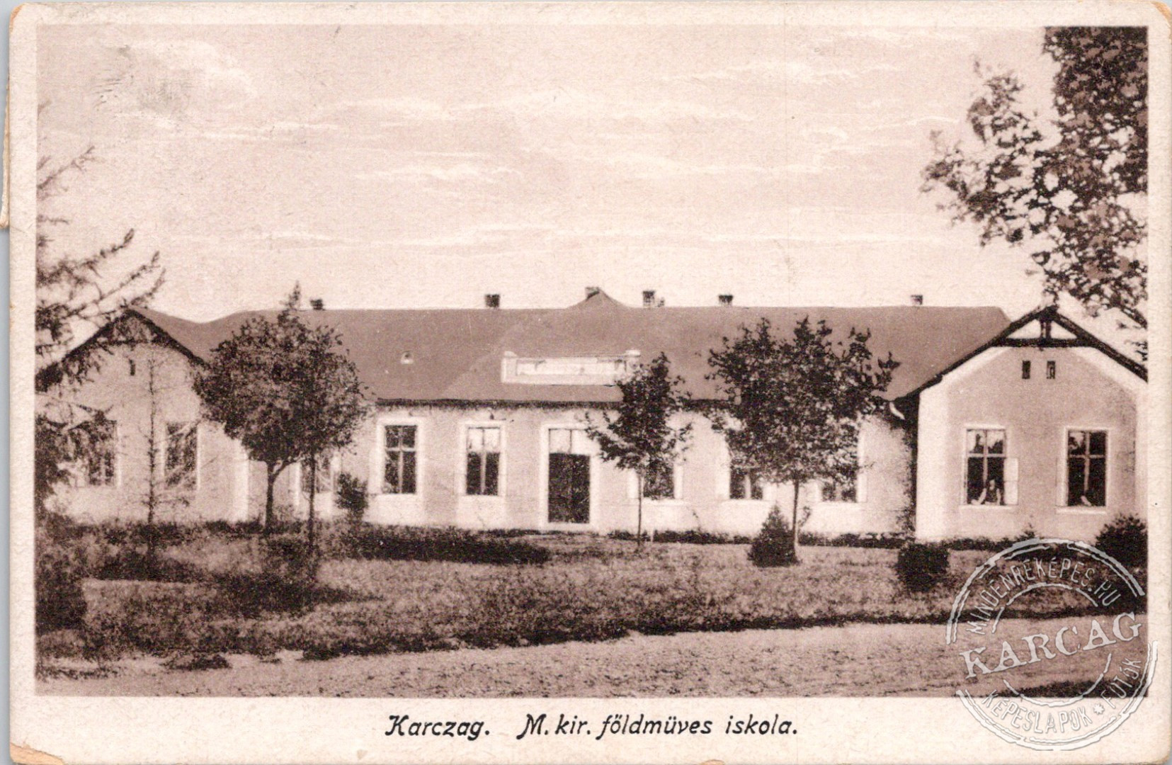 Karczag. M. kir. főldmüves iskola.