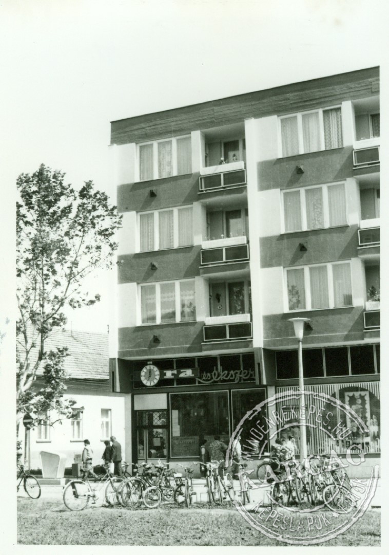 7 óra