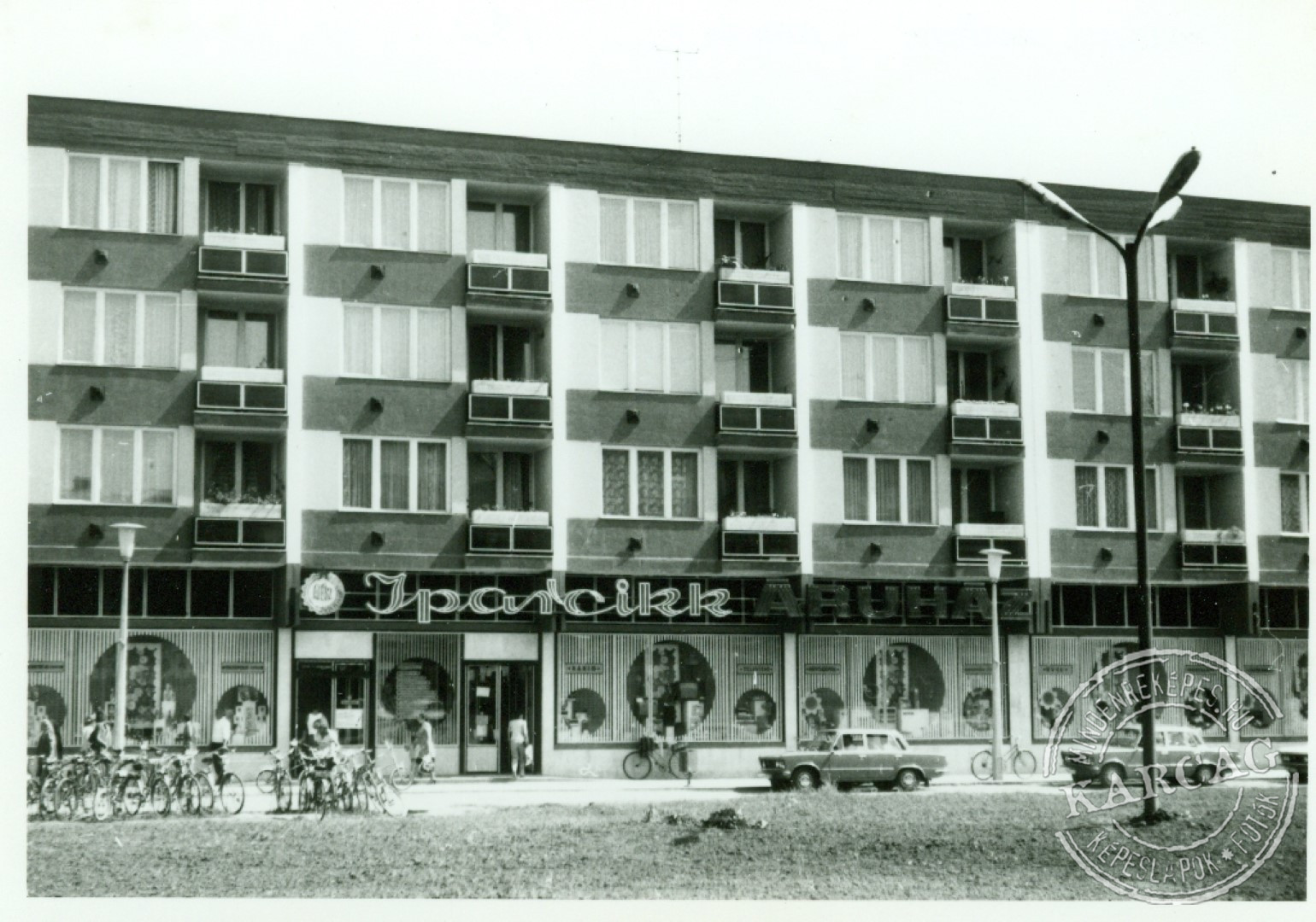 Az Iparcikk Áruház
