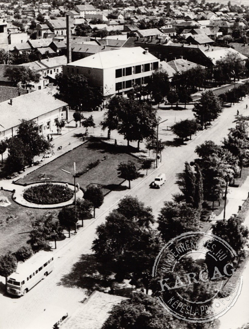 A Kossuth téri nagyáruház