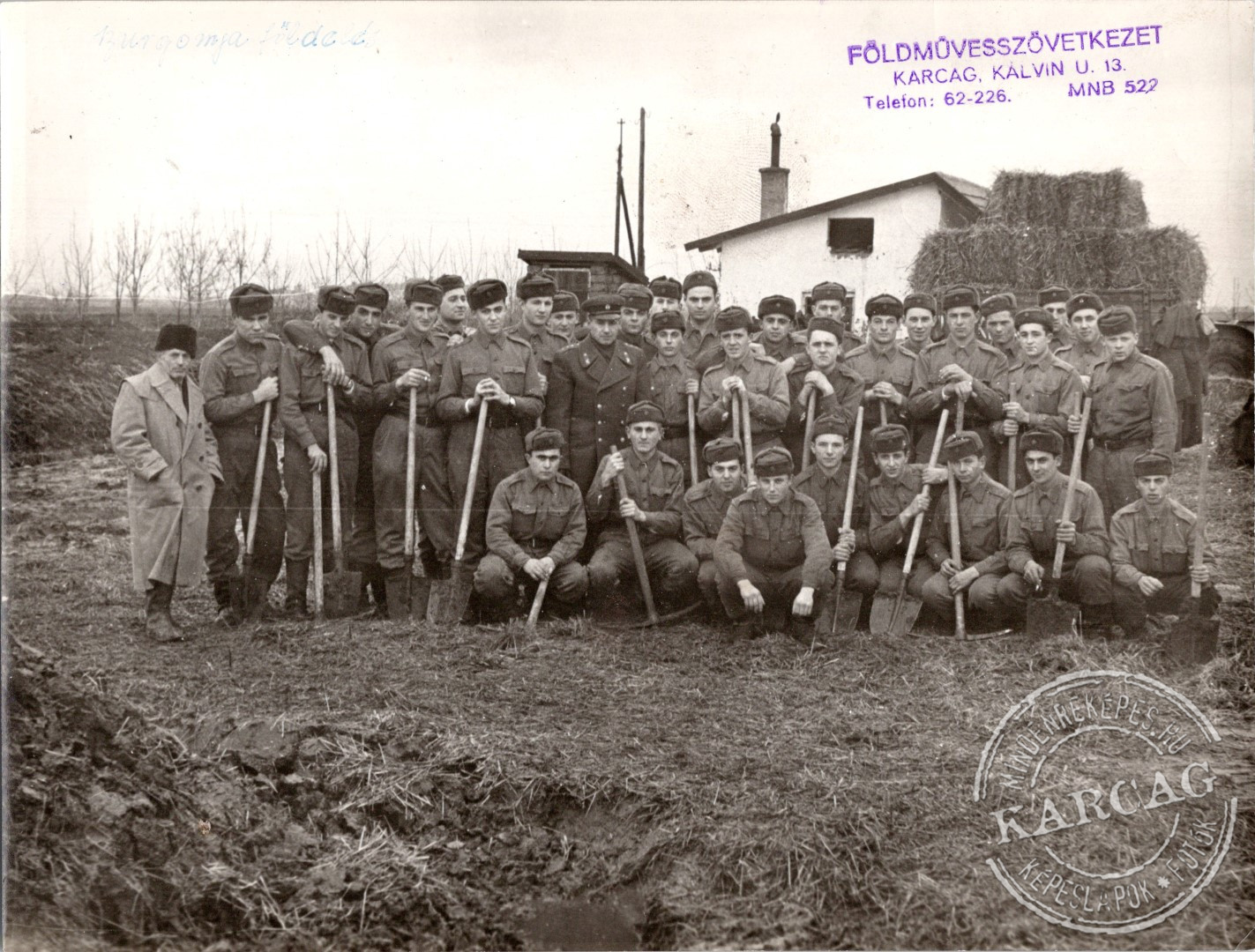 Munkában a katonák 01