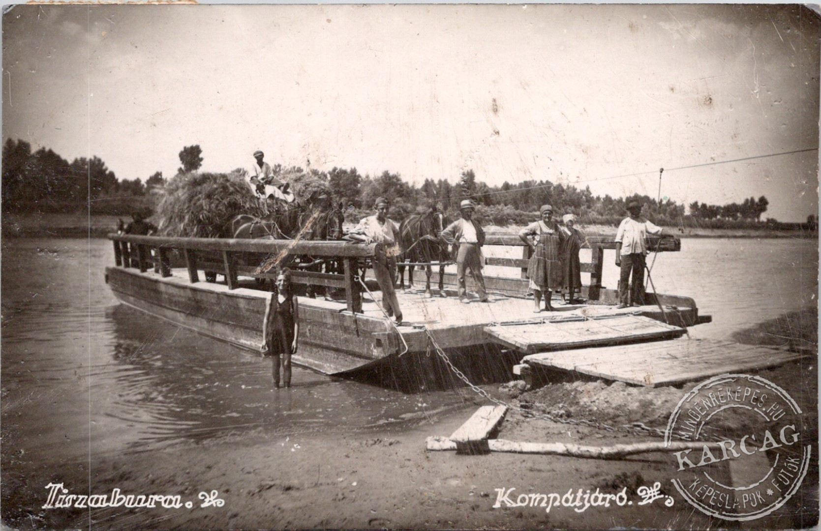 Tiszabura. Kompátjáró.