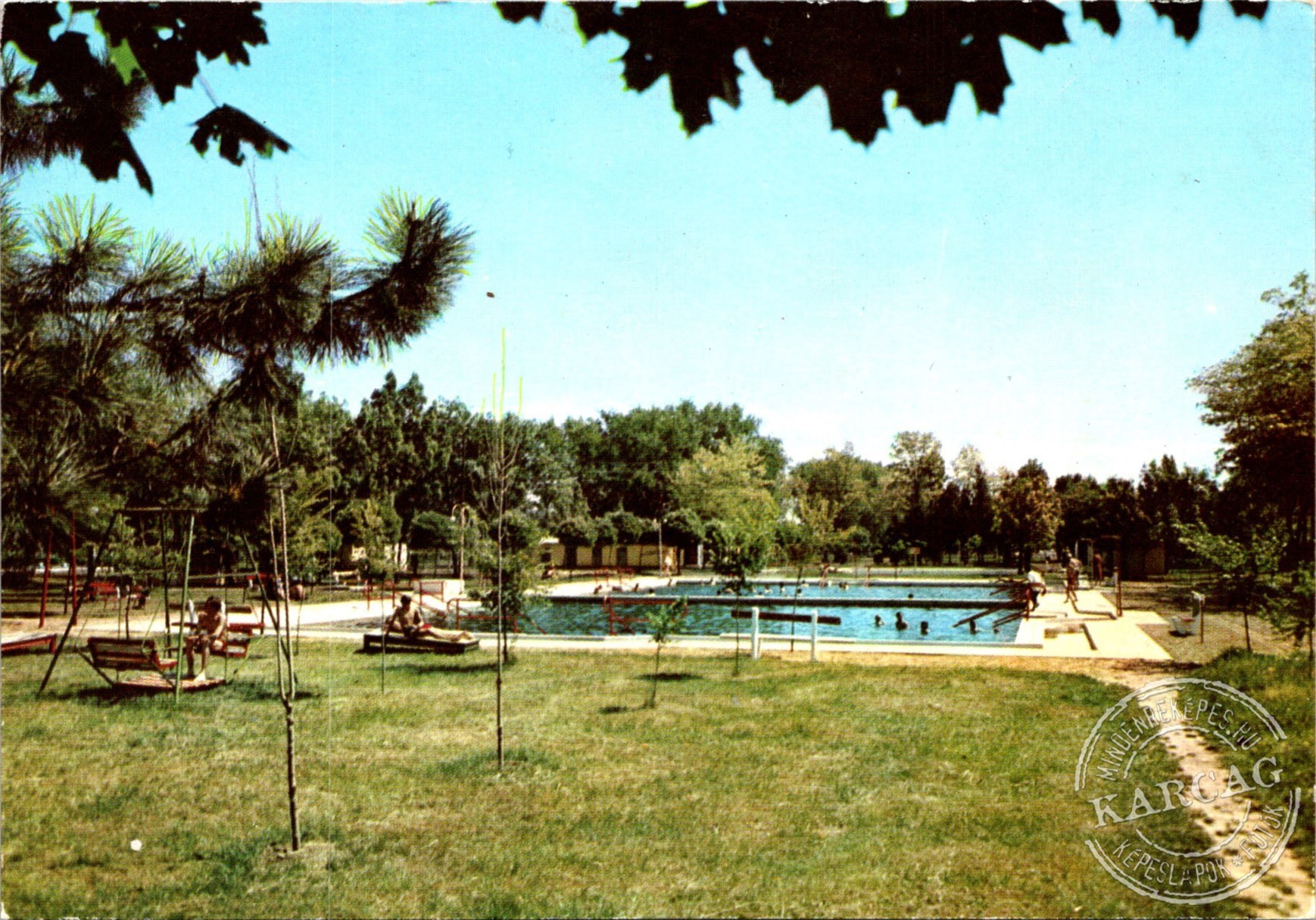 BEREKFÜRDŐ. Strand