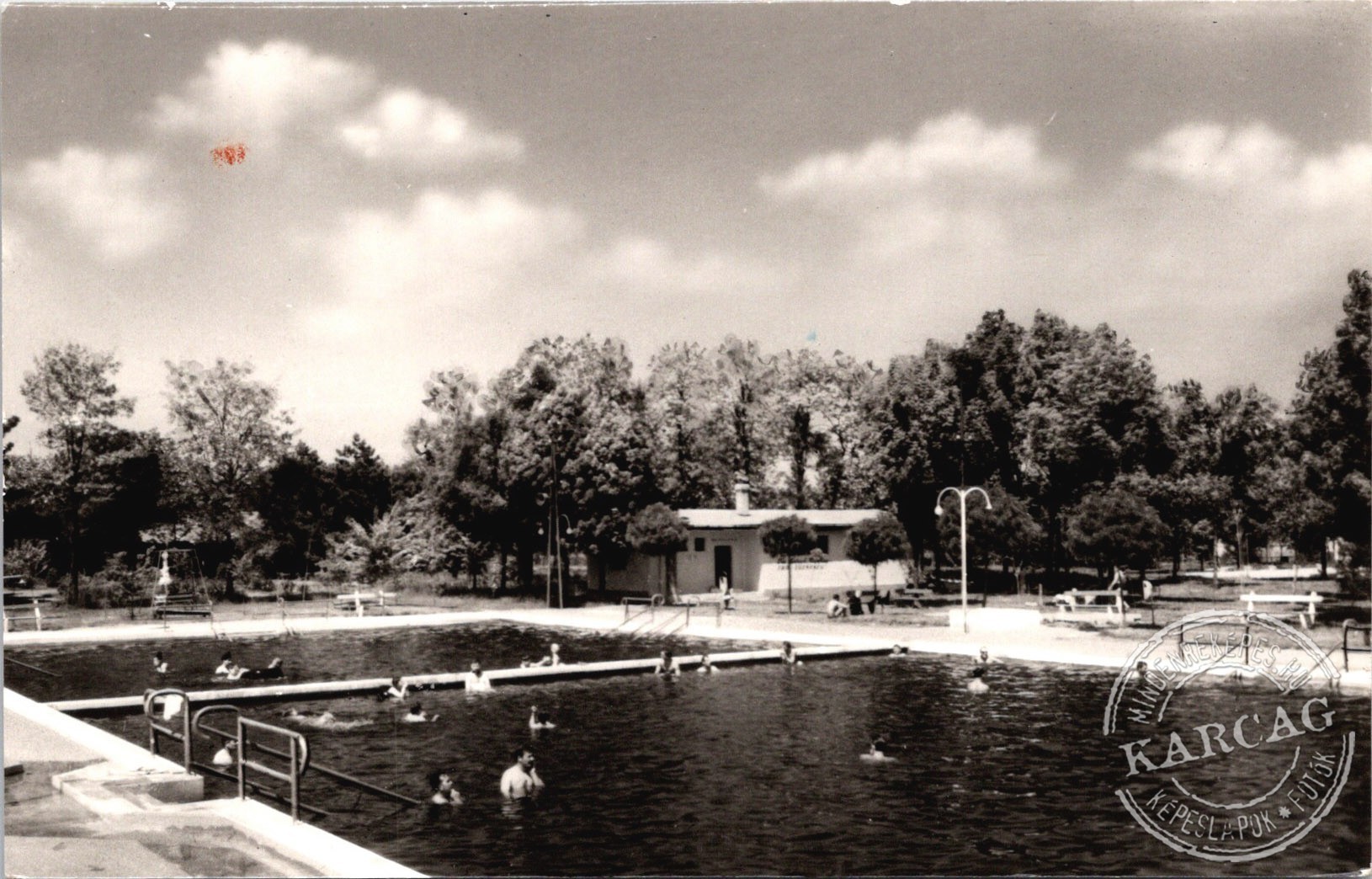 BEREKFÜRDŐ Gyógy-strand