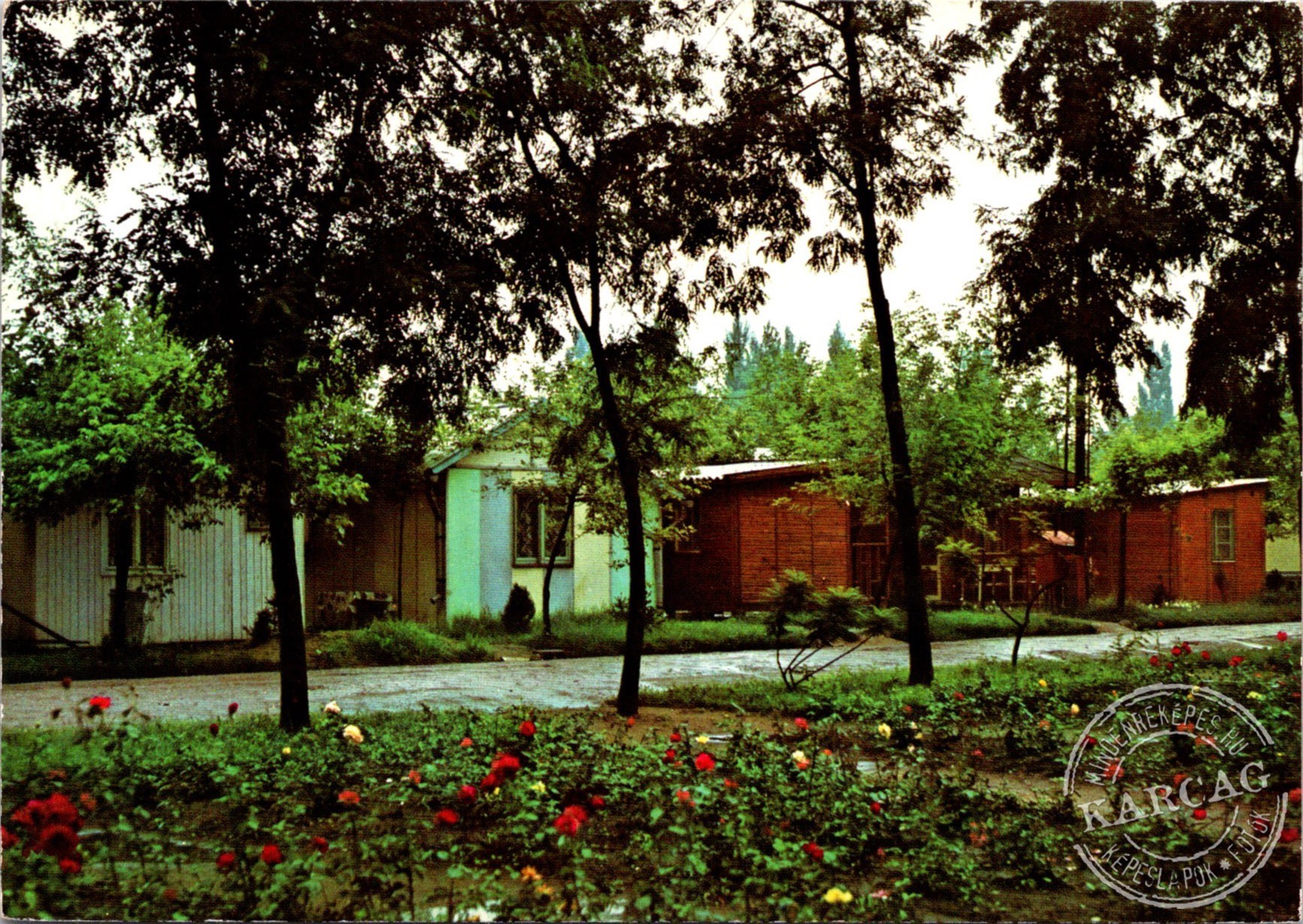 BEREKFÜRDŐ. Camping