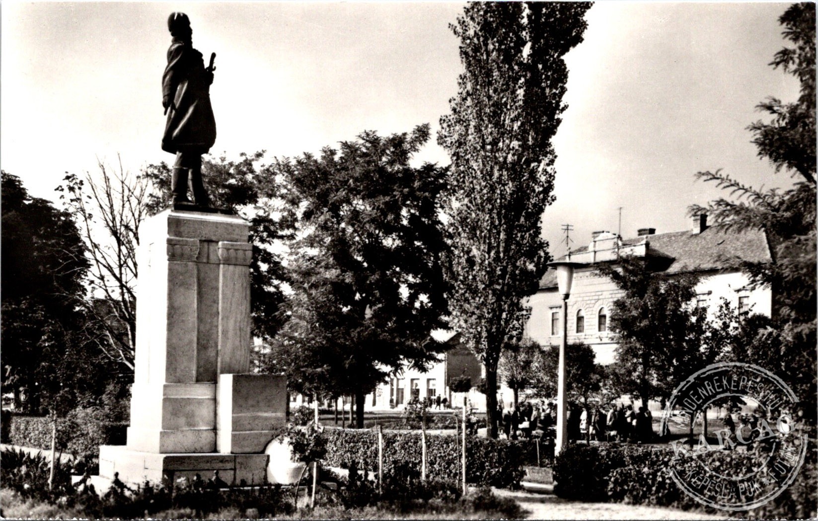 KARCAG Kossuth Lajos szobra