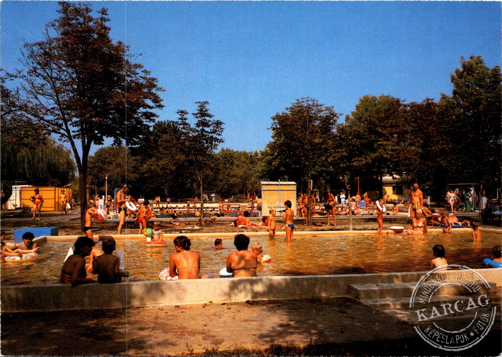 BEREKFÜRDŐ. Strand