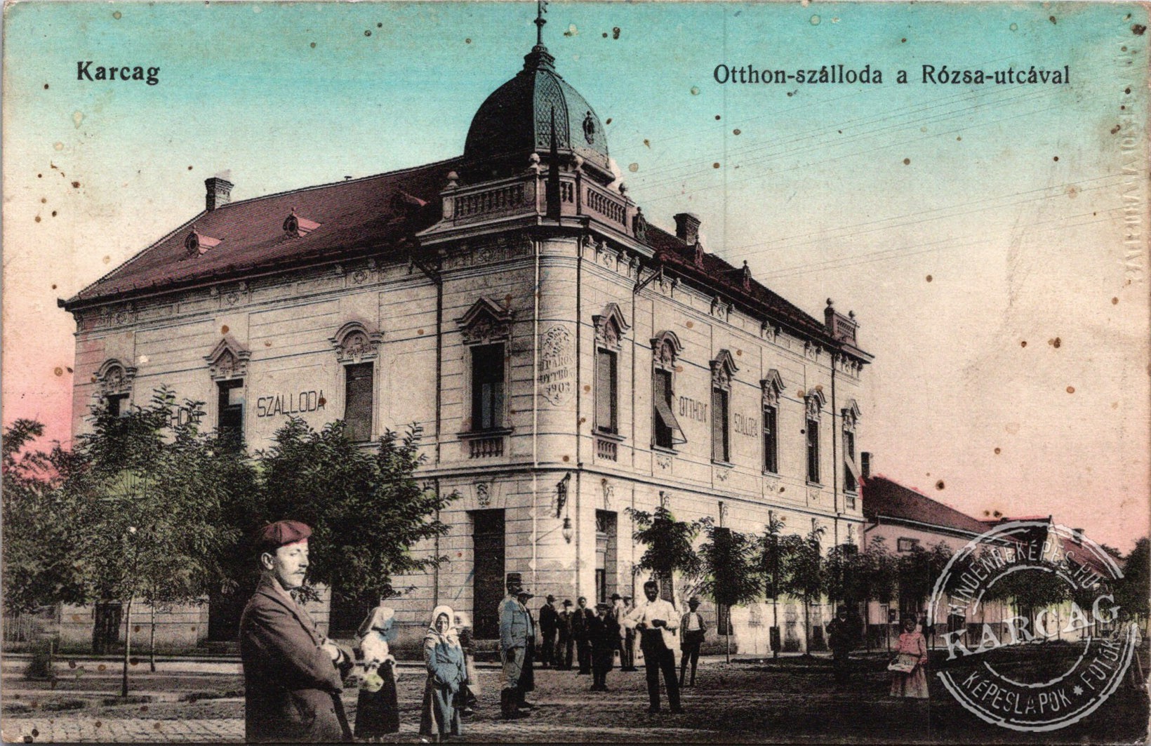 Karcag - Otthon-szálloda a Rózsa-utcával