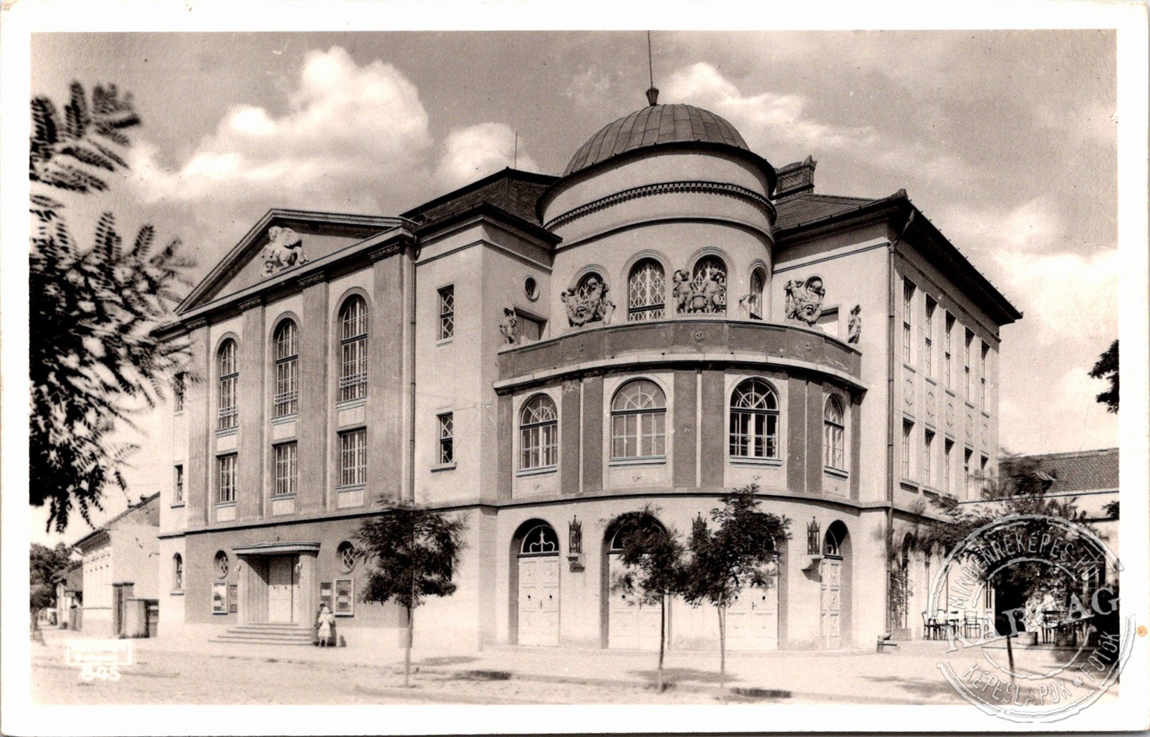 KARCZAG. KULTURPALOTA