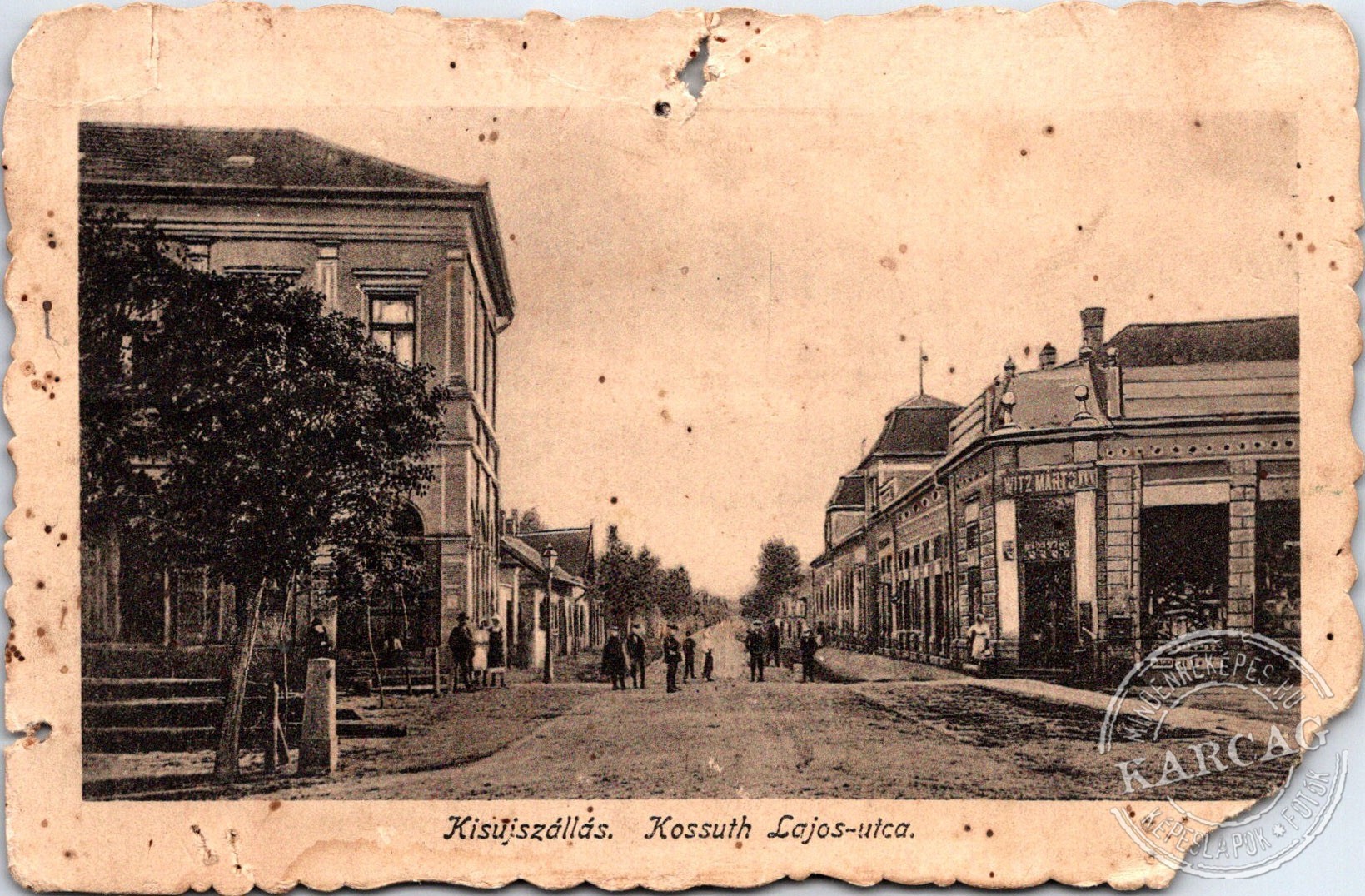 Kisujszállás. Kossuth Lajos-utca.