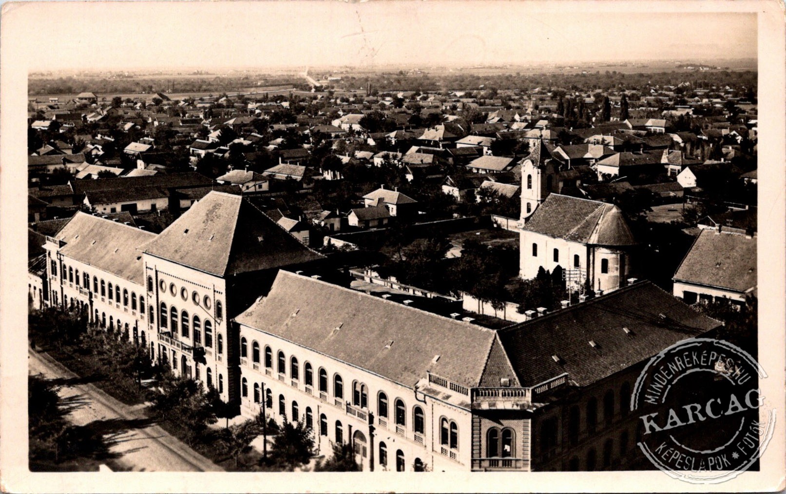 KARCAG Látkép a gimnáziummal