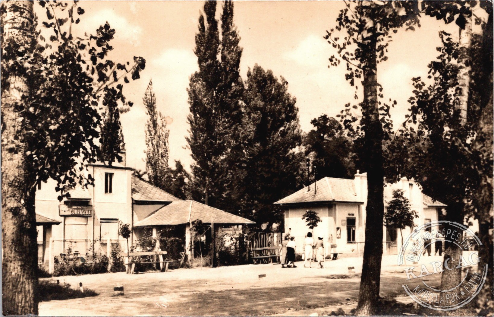 BEREKFÜRDŐ Fürdő bejárata