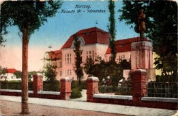Karczag. Kossuth tér - Városháza.