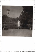 Csinosan, mosolygósan