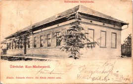 Üdvözlet Kun-Madarasról. Református leányiskola.